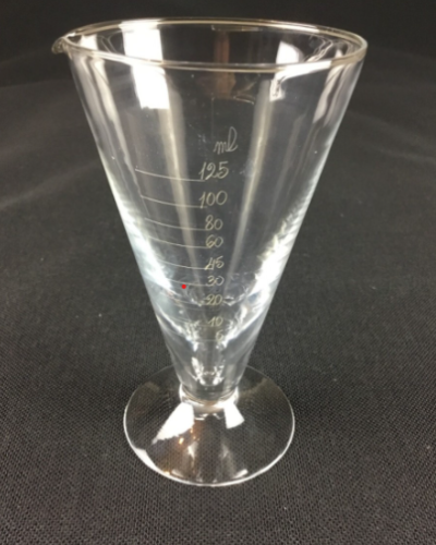 Verre à pied gradué - 125 ml