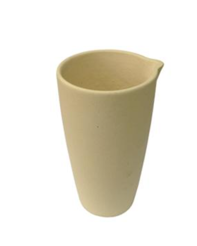 Creuset en terre réfractaire avec Bec verseur