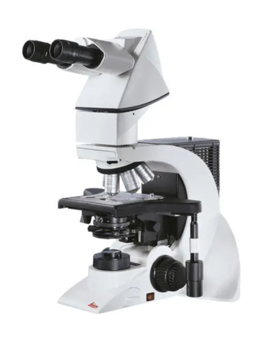 Microscope biologique binoculaire LEICA DM2000 Microscope biologique binoculaire LEICA DM2000