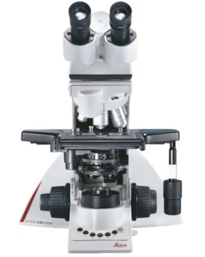 Microscope biologique binoculaire LEICA DM2000 Microscope biologique binoculaire LEICA DM2000