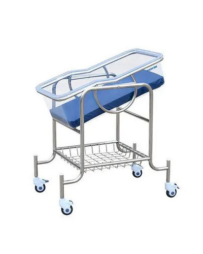 Berceau amovible avec matelas, monté sur roulettes